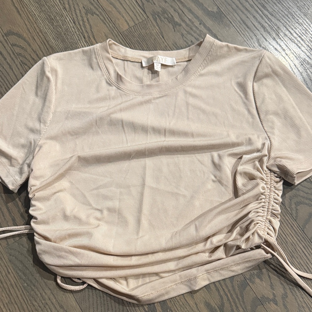 WAYF Women's Short Sleeve crop top Tee in Light Beige